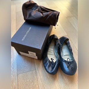 Bottega Veneta black leather flat 38 7.5 women’s pelle